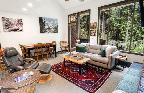 Deming House | Shuksan Suite
