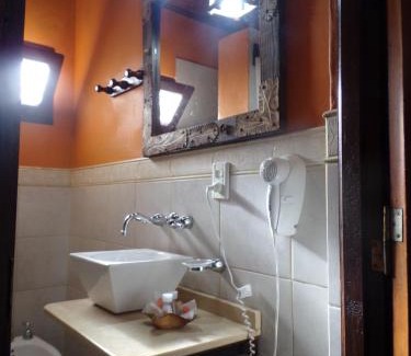 Puerto Iguazu Hotel | Si Mi Capitán - Cabañas & Habitaciones