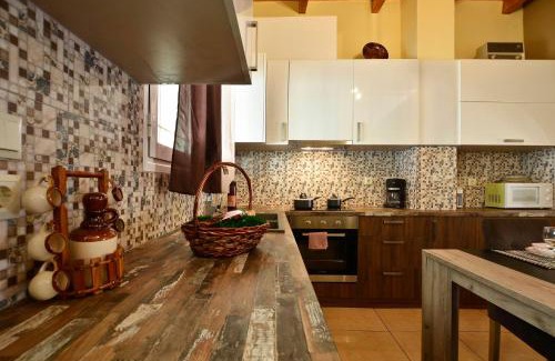 Dafnata Apartment | Sia's Holiday Home