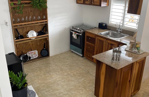 Falmouth House | Sians Starfruit Villa
