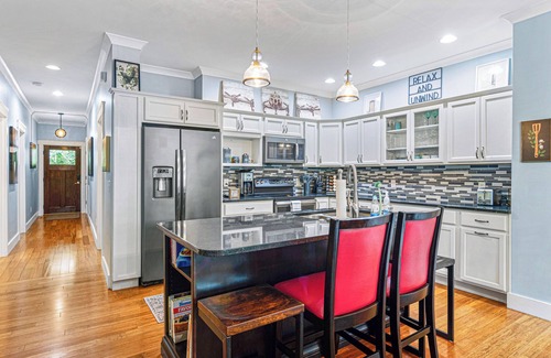 St. Elmo Improvement League House | Side of Lookout Mtn-2bdrm Lux Bungalow-Chatt Vistas
