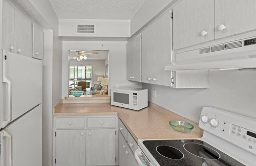 Siesta Key Condo | Siesta Key Condo/Walk to the Beach/Heated Pool