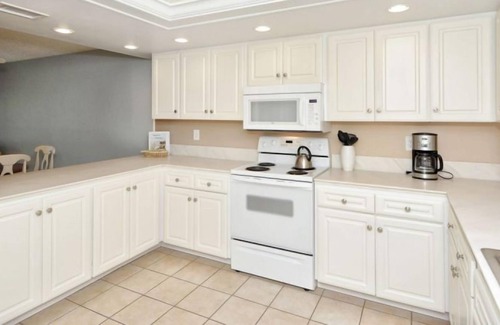 Siesta Key Condo | SIESTA KEY! MIDNIGHT COVE 2/2 GULFRONT! BOOKING FOR SUMMER/FALL 2023 NOW!