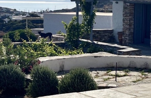 Platis Gialos House | Sifnos Home - A Tranquil Island Getaway