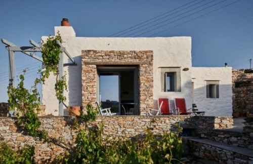 Platis Gialos House | Sifnos Home - A Tranquil Island Getaway