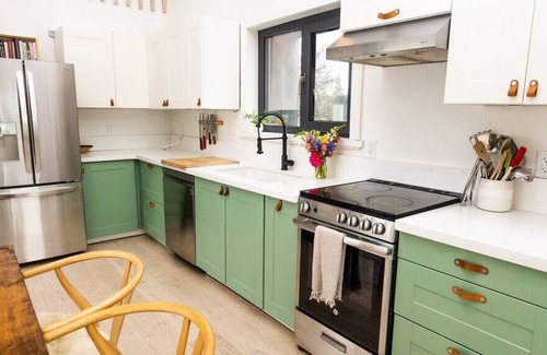 Bongard House | Signal House is Waiting for you!