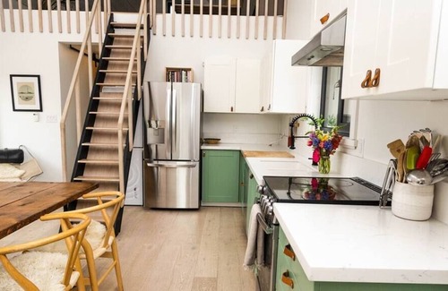 Bongard House | Signal House is Waiting for you!