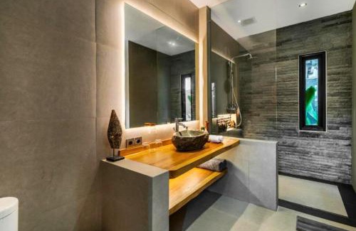 Pengosekan Villa | Sigrid 6 BR Private Pool Villa ZN295