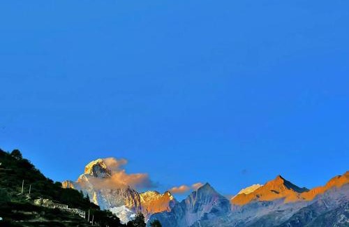 Wenchuan House | Siguniangshan Town Tingshan Wild Luxury B&B