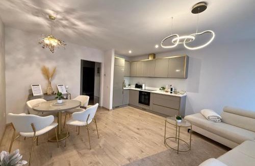 Nyiregyhaza Apartment | SILK Apartman -free private garage