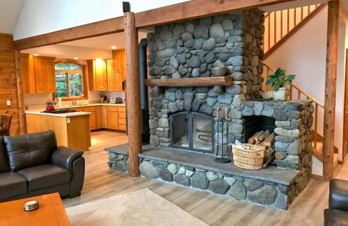 Maple Falls House | Silver Lake Cabin #7 - Lake Front - Ht - Pets Ok