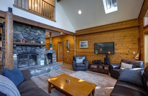 Maple Falls House | Silver Lake Cabin #7 - Lake Front - Ht - Pets Ok