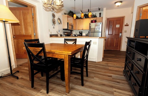 River Run Apartment | Silver Mill #8162 by Summit County Mountain Retreats