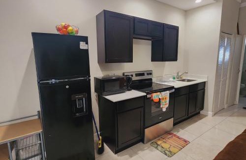 Saint Andrew Apartment | Silverbrook one bedroom apt centrally located