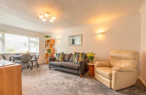 Newcastle-Under-Lyme House | Silverdale Secret Gem with Private Garden Pass the Keys