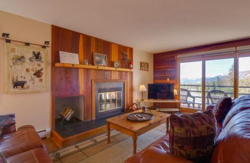 Wildernest Apartment | Silverthorne Condo Patio, Mtn Views, Pool Access!