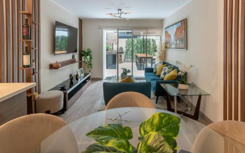 Leuro Apartment | Silvia's New Spacious Patio Pad