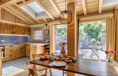 Les Bossons Cabin | Simon's Mazot in Chamonix