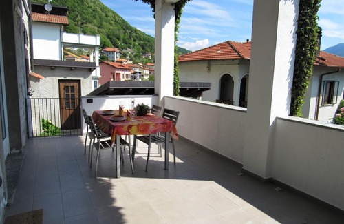 San Siro Apartment | Simone Holiday Appartment with Lake View