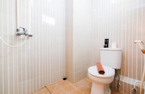 Depok Apartment | Simple and Homey Studio Room at Cinere Resort Apartment By Travelio