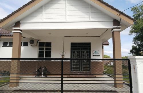 Kampung Gok Kapur House | Simple Home by Aimie Fully Aircond