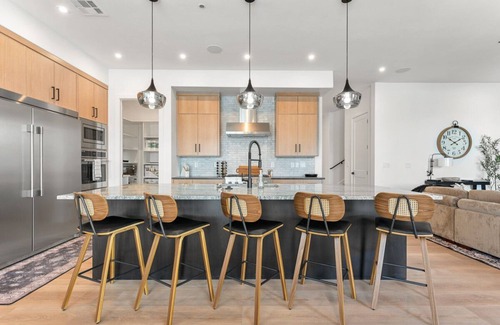 St. George House | Simply BeUTAHful at Desert Color (by Ember Stays)