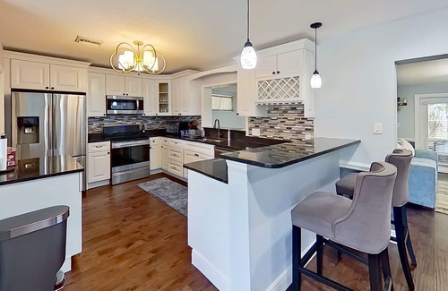 Harbor Bluffs House | Single-level home with enclosed yard, screened lanai, AC, & washer/dryer