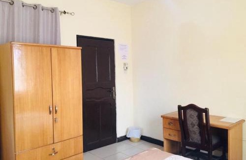 Accra House | Single Room - Ground Floor in Accra