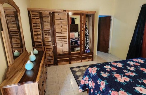 Steer Town Apartment | Single Room on Farcas Drive