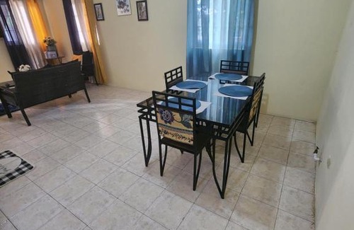Steer Town Apartment | Single Room on Farcas Drive