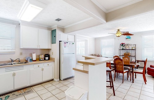 Bid-a-wee Beach House | Single-story home near the beach with central AC & W/D - dog-friendly