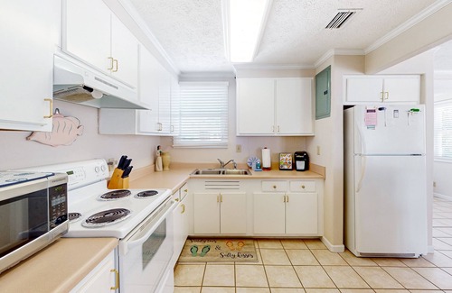 Bid-a-wee Beach House | Single-story home near the beach with central AC & W/D - dog-friendly
