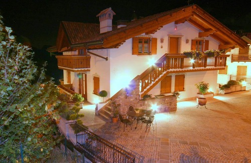 Molveno Villa | Single villa in a privileged position overlooking the lake and the Brenta Dolomites *