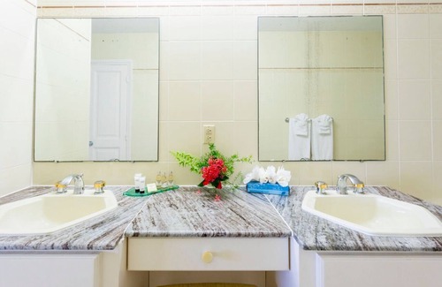 Maho Condo | SINT MAARTEN BLUE PEARL 2BDR