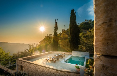 Drimonas Villa | Siora Tanto Villa, a combination of rustic charm and modern flair!
