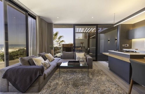 Big Bay Apartment | Sir David Baird 50A, Blouberg by HMH