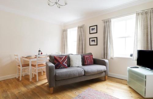 Keswick House | Siskin