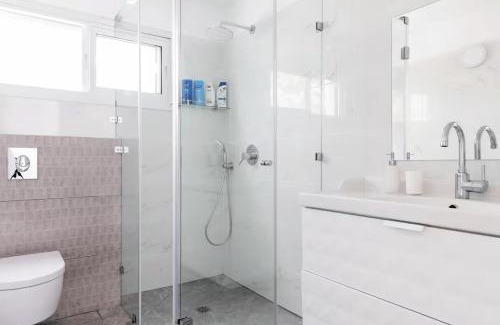 Kiryat Tiv'on Apartment | Sisso in the green north of Israel tivon Valley