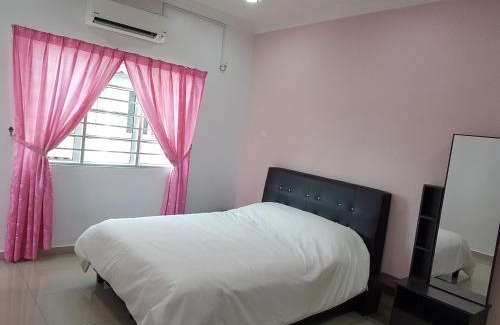 Taman Teratai House | Sitiawan Homestay Entire Semi D house