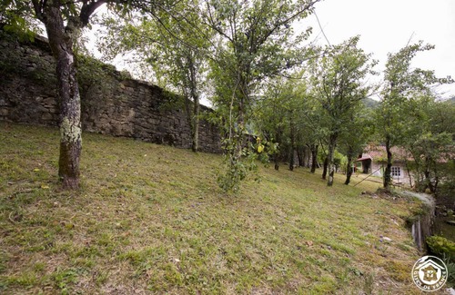 Bolozon House | Situé au Bord de la Rivière D'ain qui se Transforme au fil des Crues. C'est, Entre Autre Pour Cela,