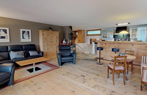 Samedan Apartment | Situated just above the village centre of Samedan you will find the popular apar