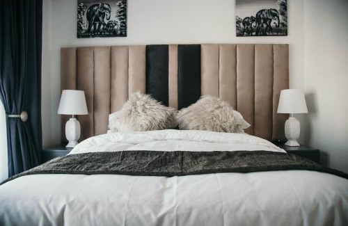 Greater Johannesburg Metropolitan Area Apartment | Sizakele Stays