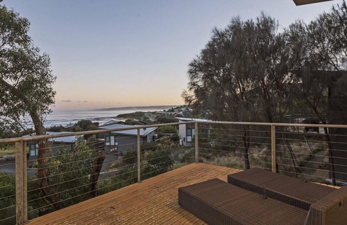 Skenes Creek House | Skenes Beach House - Stunning Ocean Views Amongst A Natural Bush Setting