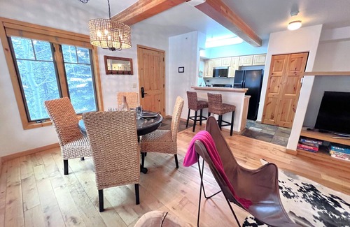 Breckenridge Condo | Ski-In 4 O'clock Run Soak-Hot Tub Walk to Main St!