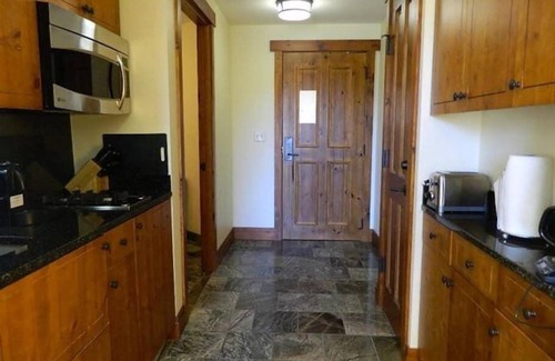 Stowe Area Condo | Ski in/out Condo @ The Lodge at Spruce Peak
