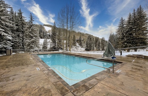 Vail Apartment | Ski-in/out condo with kitchenette, high-speed WiFi & shared pool/hot tub/laundry