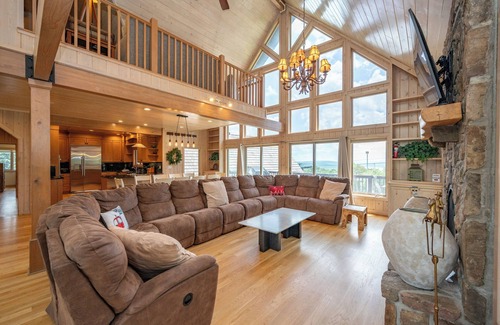 McHenry House | Ski-In/Out Dog Friendly Retreat w/Pool, Bar & Fireplaces