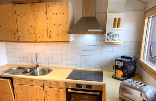 Todtnauberg Apartment | Ski-in/out fireplace view for 8 pers. 80 sqm, feel-good holiday flat in the Black Forest