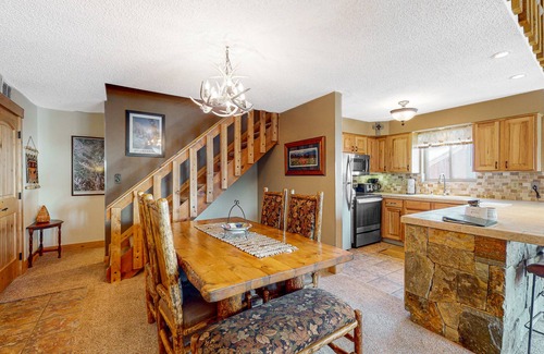 Four O'Clock Condo | Ski-in/out gold-rated condo with hot tubs, fireplace & gym