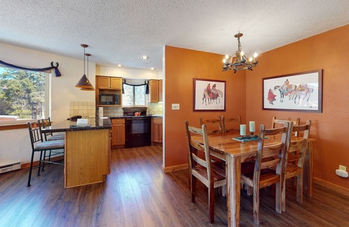 Four O'Clock Condo | Ski-in/out ground-floor condo with hot tubs, fireplace, gym & views